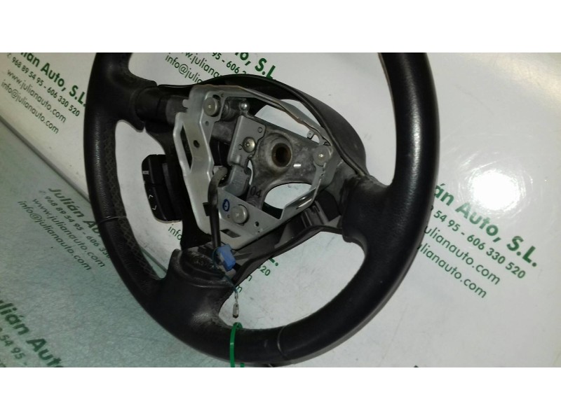 Recambio de volante para toyota yaris (ksp9/scp9/nlp9) básico referencia OEM IAM 1016629904 MULTIFUNCION PIEL