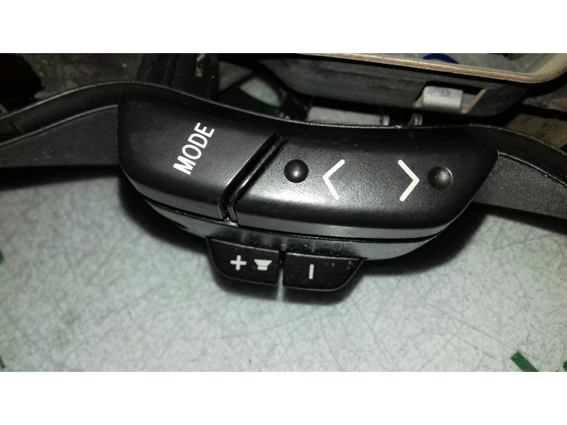 Recambio de volante para toyota yaris (ksp9/scp9/nlp9) básico referencia OEM IAM 1016629904 MULTIFUNCION PIEL