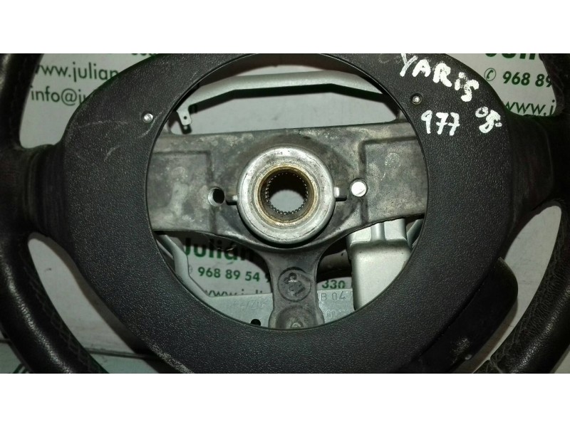 Recambio de volante para toyota yaris (ksp9/scp9/nlp9) básico referencia OEM IAM 1016629904 MULTIFUNCION PIEL