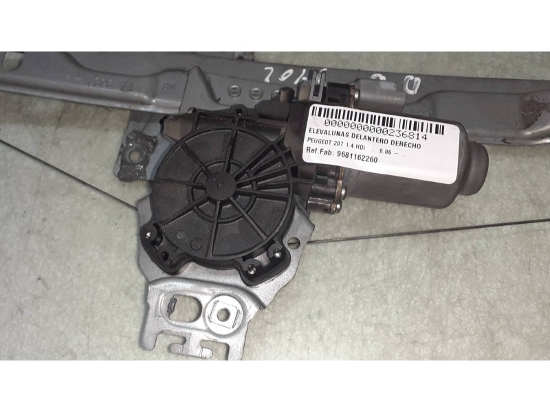 Recambio de elevalunas delantero derecho para peugeot 207 1.4 hdi referencia OEM IAM 9681162260 400912D ELECTRICO