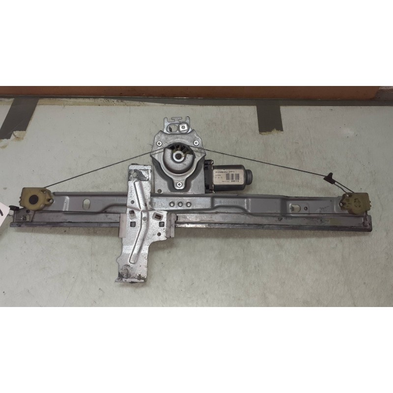 Recambio de elevalunas delantero derecho para peugeot 207 1.4 hdi referencia OEM IAM 9681162260 400912D ELECTRICO