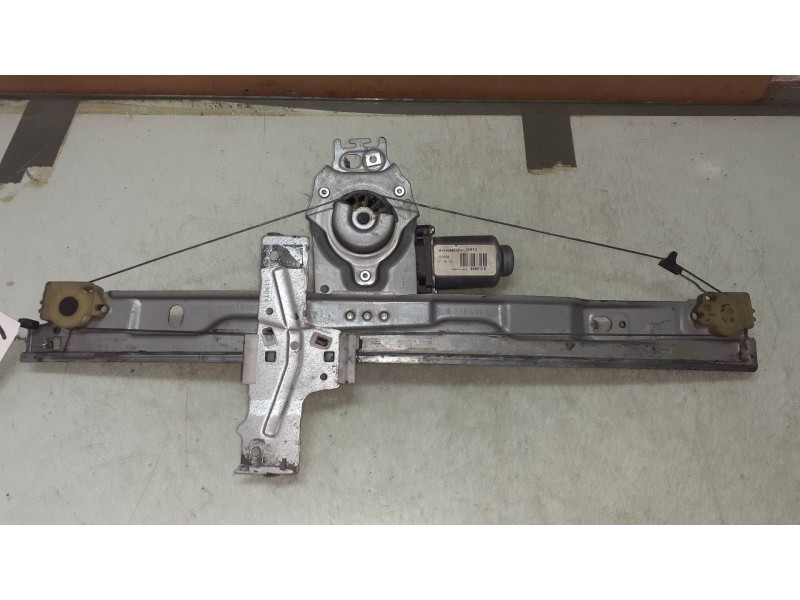 Recambio de elevalunas delantero derecho para peugeot 207 1.4 hdi referencia OEM IAM 9681162260 400912D ELECTRICO