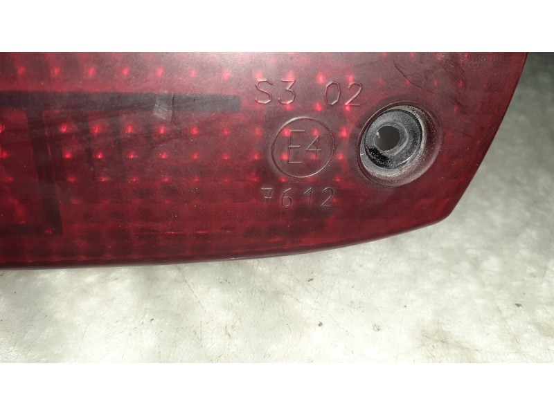 Recambio de luz central de freno para ford focus berlina (cap) ambiente (d) referencia OEM IAM 4M5113A613AD  5XW5W