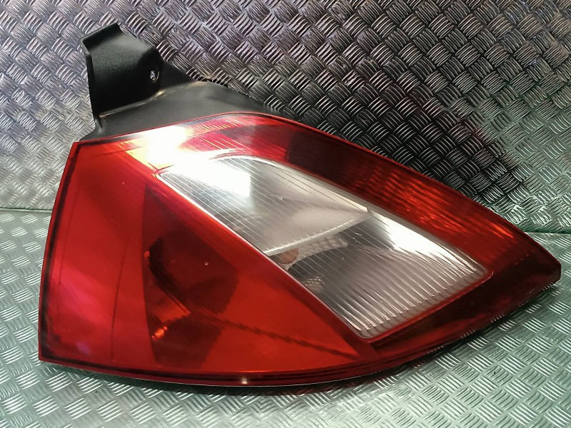 Recambio de piloto trasero izquierdo para renault megane ii berlina 5p authentique referencia OEM IAM 8200073236  VALEO