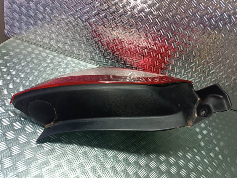 Recambio de piloto trasero izquierdo para renault megane ii berlina 5p authentique referencia OEM IAM 8200073236  VALEO