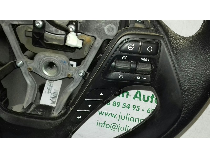 Recambio de volante para kia cee´d drive referencia OEM IAM C001T55K MULTIFUNCIÓN PIEL