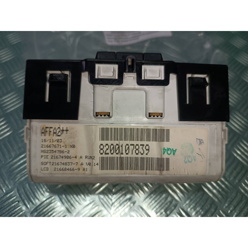 Recambio de pantalla multifuncion para renault megane ii berlina 5p authentique referencia OEM IAM 8200107839  SAGEM