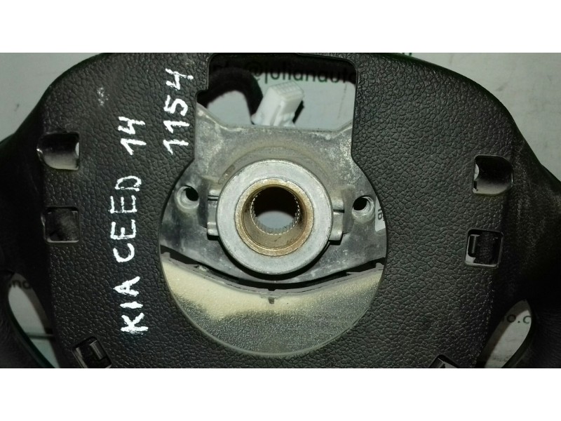 Recambio de volante para kia cee´d drive referencia OEM IAM C001T55K MULTIFUNCIÓN PIEL