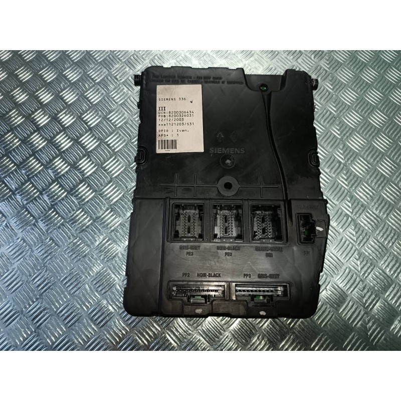 Recambio de caja reles / fusibles para renault megane ii berlina 5p authentique referencia OEM IAM 8200306434 8200326031 SIEMENS