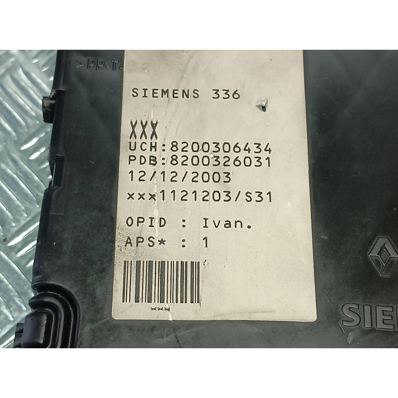 Recambio de caja reles / fusibles para renault megane ii berlina 5p authentique referencia OEM IAM 8200306434 8200326031 SIEMENS