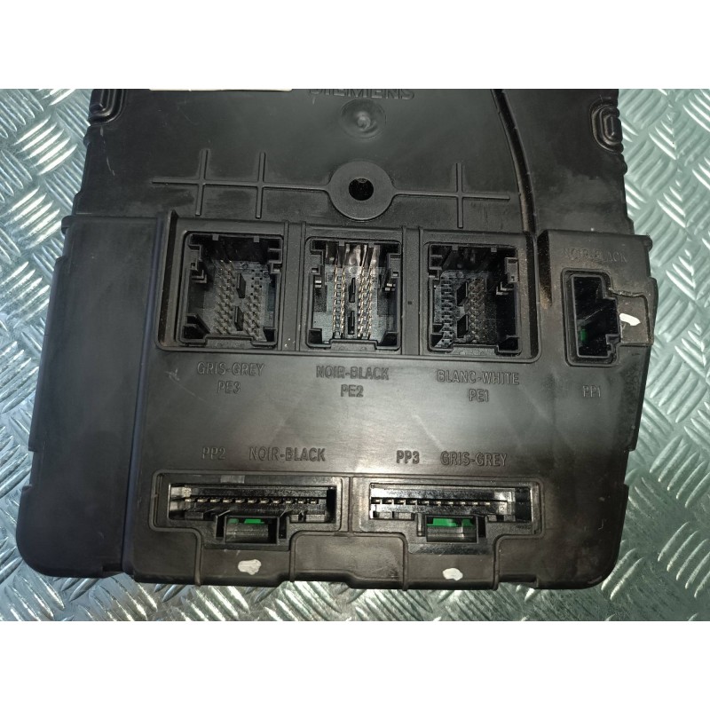 Recambio de caja reles / fusibles para renault megane ii berlina 5p authentique referencia OEM IAM 8200306434 8200326031 SIEMENS