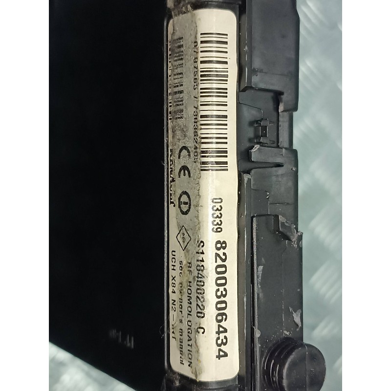 Recambio de caja reles / fusibles para renault megane ii berlina 5p authentique referencia OEM IAM 8200306434 8200326031 SIEMENS