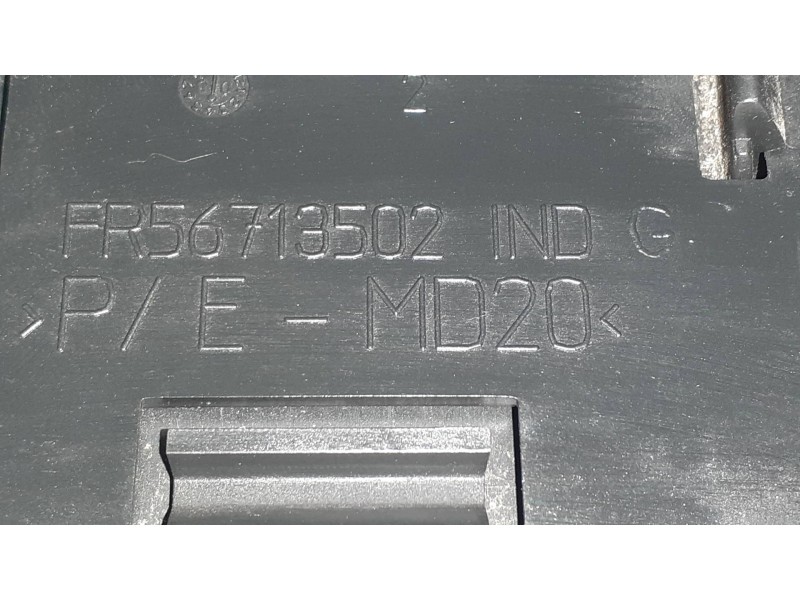 Recambio de moldura para peugeot 207 confort referencia OEM IAM 9656713577  