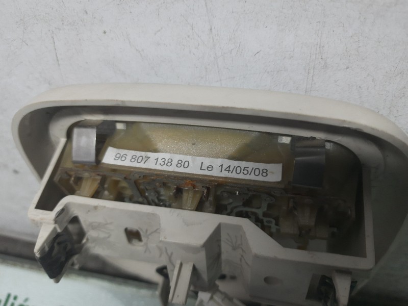Recambio de luz interior para peugeot 207 confort referencia OEM IAM 9648338577  