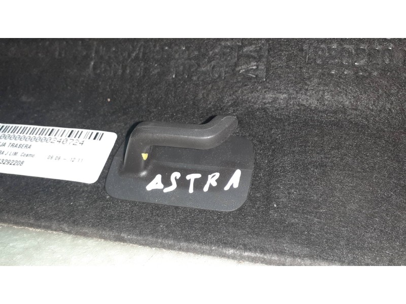 Recambio de bandeja trasera para opel astra j lim. cosmo referencia OEM IAM 13292208  