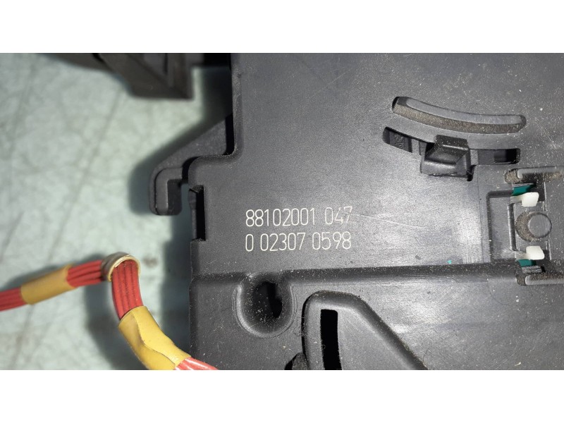 Recambio de mando intermitentes para renault clio iii 1.5 dci diesel cat referencia OEM IAM 88102001047 0023070598 DELPHI