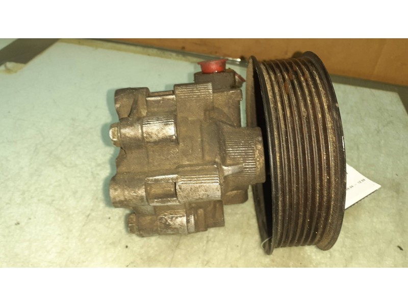 Recambio de bomba direccion para land rover discovery v6 td s referencia OEM IAM QVB500400  