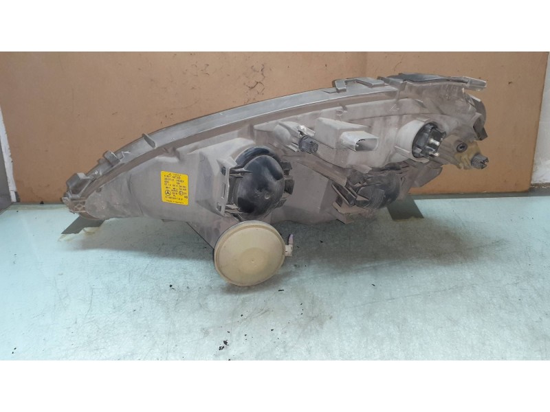 Recambio de faro derecho para mercedes-benz clase a (w168) 190 (168.032) referencia OEM IAM 0301192202 A1688201861 1305235593