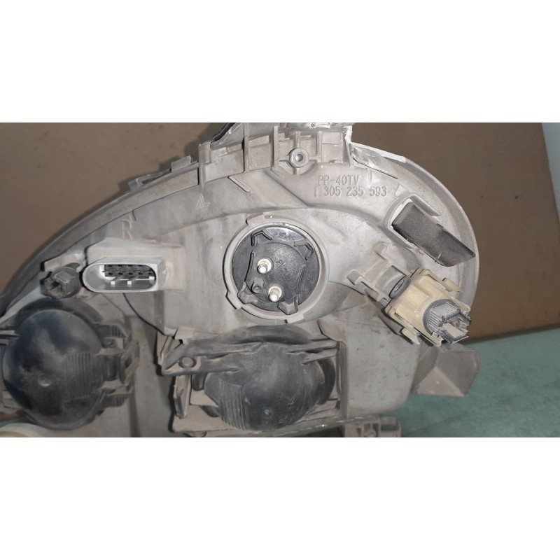 Recambio de faro derecho para mercedes-benz clase a (w168) 190 (168.032) referencia OEM IAM 0301192202 A1688201861 1305235593