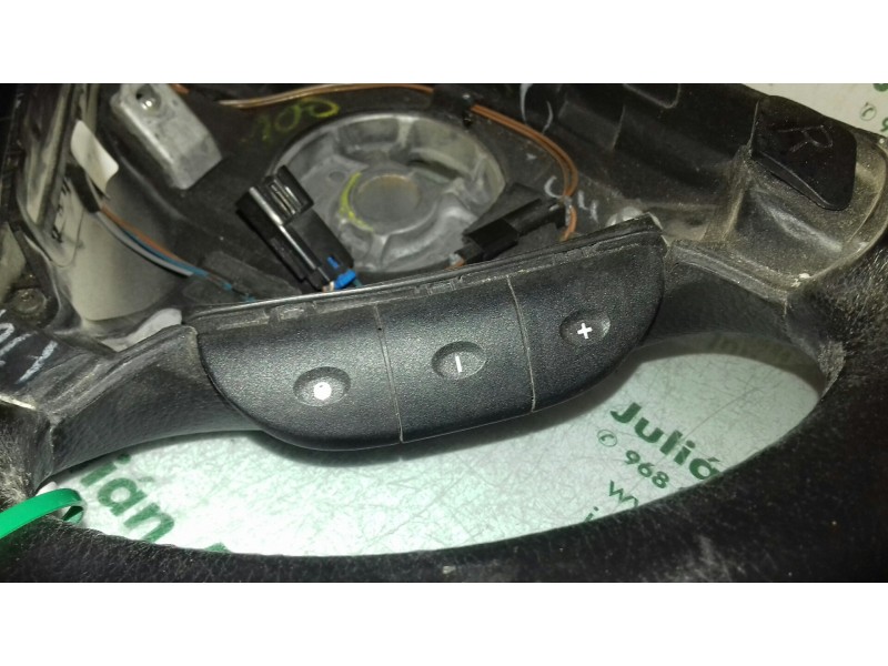 Recambio de volante para opel astra g berlina club referencia OEM IAM 090538275 MULTIFUNCION PIEL