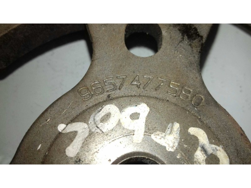 Recambio de polea arbol levas para peugeot 208 1.4 hdi fap referencia OEM IAM 9657477580  