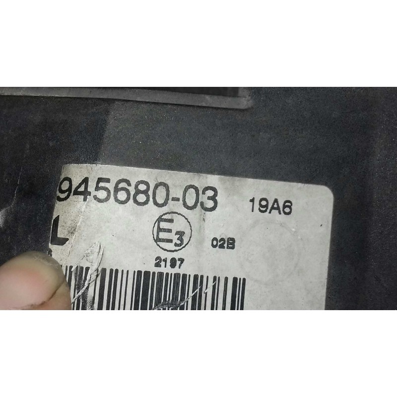 Recambio de faro antiniebla izquierdo para peugeot 407 st sport pack referencia OEM IAM 42170748 94568003 2 PINES