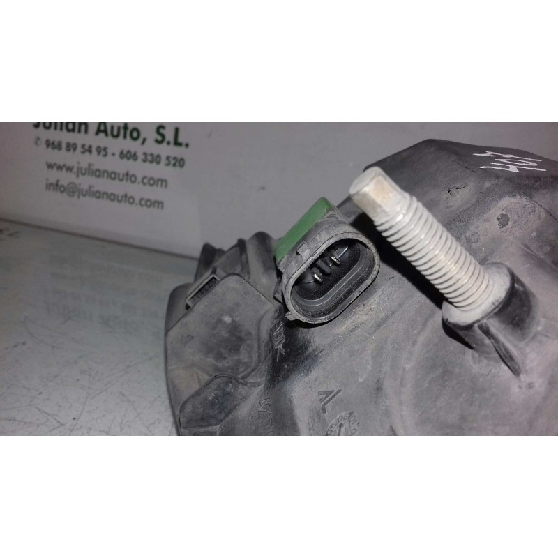 Recambio de faro antiniebla izquierdo para peugeot 407 st sport pack referencia OEM IAM 42170748 94568003 2 PINES
