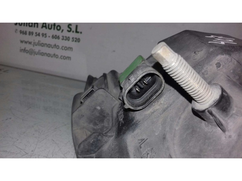 Recambio de faro antiniebla izquierdo para peugeot 407 st sport pack referencia OEM IAM 42170748 94568003 2 PINES