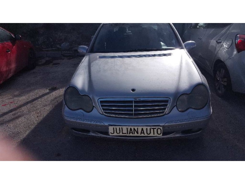 mercedes-benz clase c (w203) berlina del año 2001