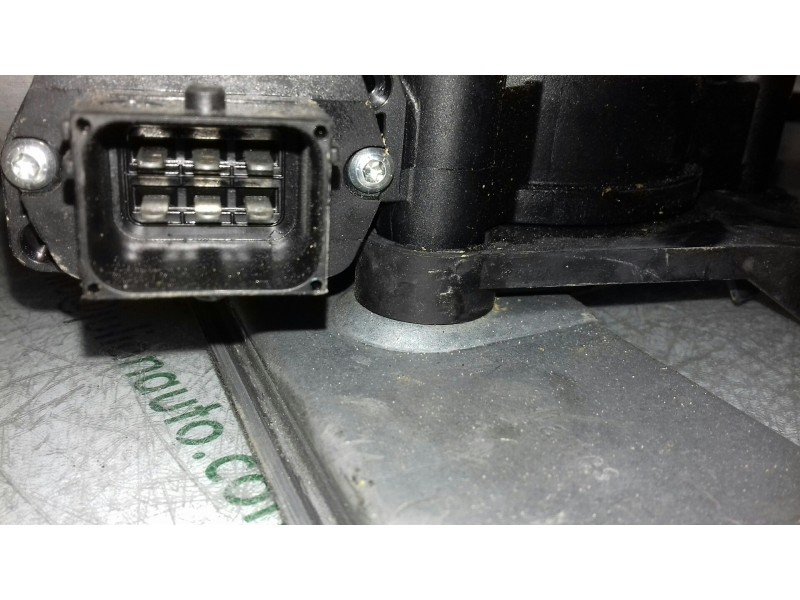 Recambio de elevalunas delantero derecho para opel corsa d expression referencia OEM IAM 541613212 013314157 ELECTRICO