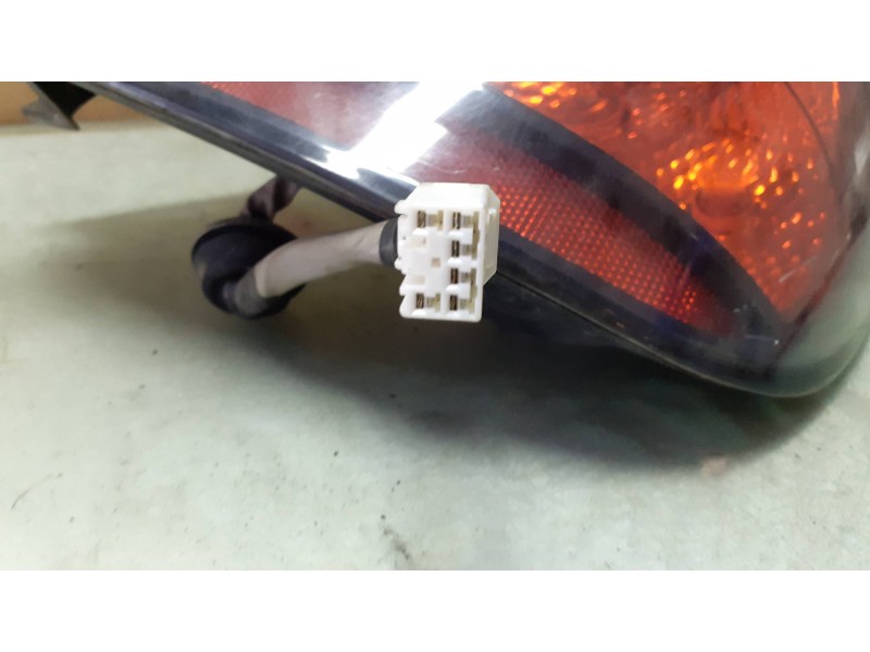 Recambio de piloto trasero derecho para kia rio 1.5 crdi ex1 referencia OEM IAM 92402  