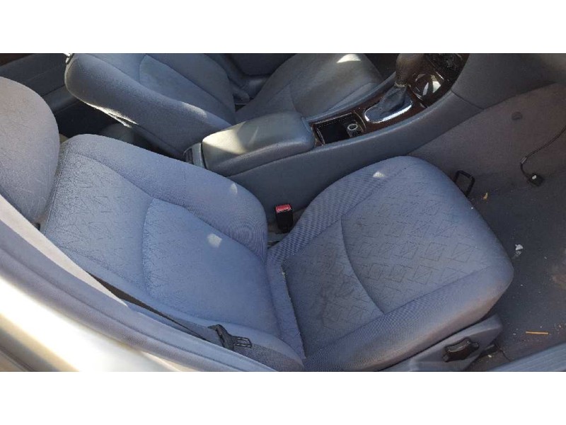 mercedes-benz clase c (w203) berlina del año 2001