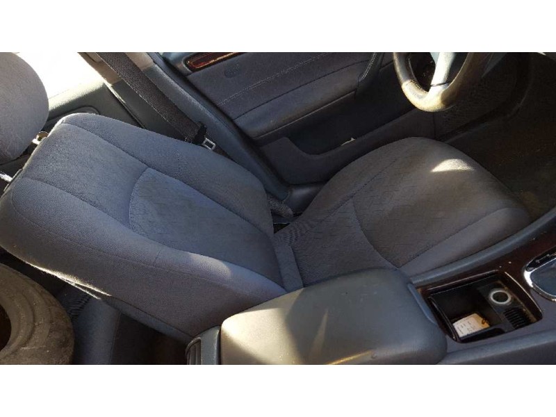 mercedes-benz clase c (w203) berlina del año 2001