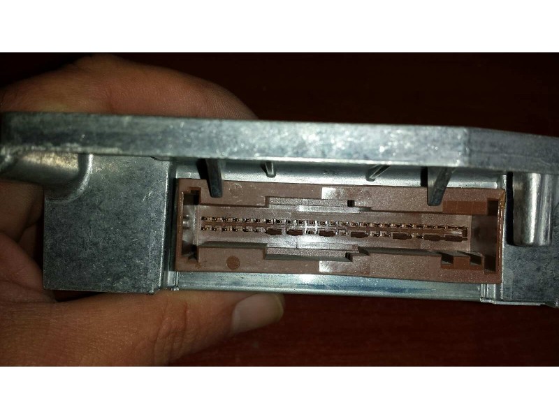 Recambio de centralita airbag para opel corsa c club referencia OEM IAM 24439954 LCT0266842P 