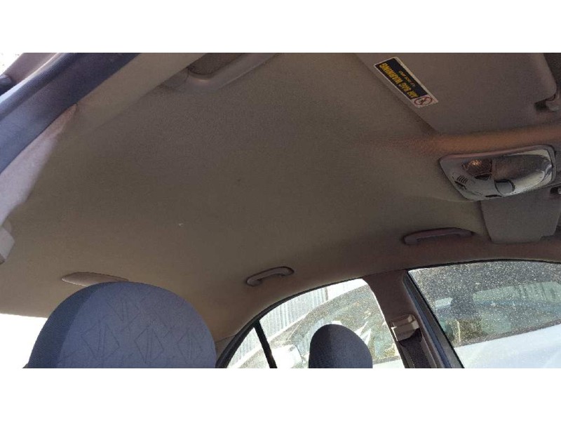 mercedes-benz clase c (w203) berlina del año 2001