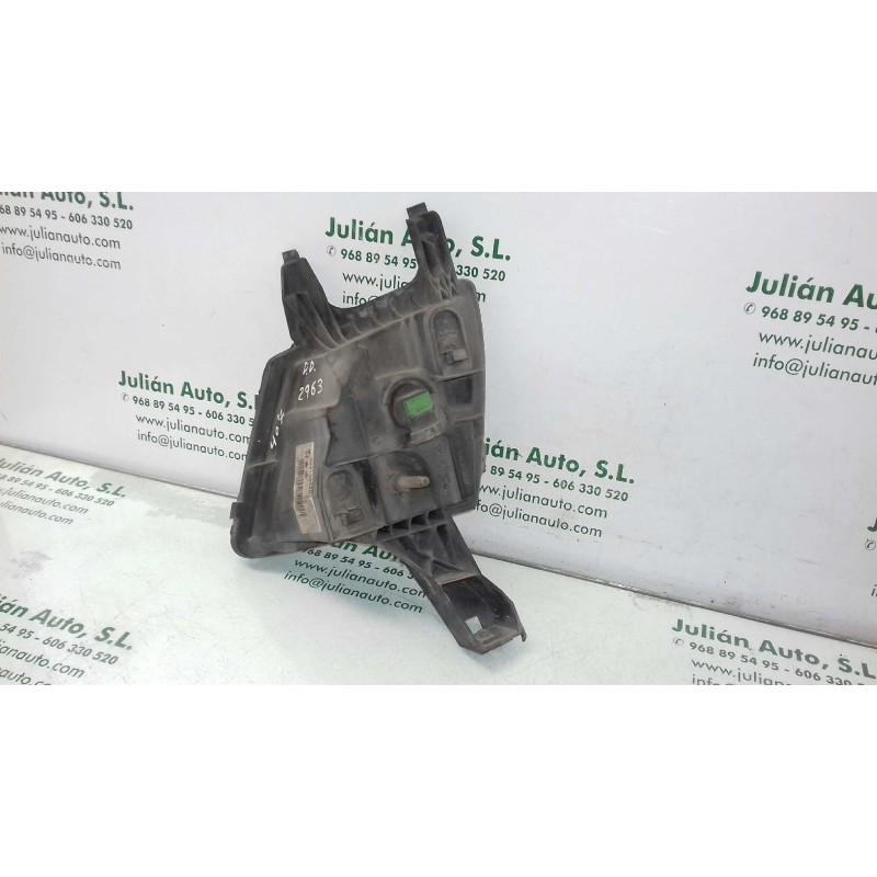 Recambio de faro antiniebla derecho para peugeot 407 st sport pack referencia OEM IAM 964194548003 42160748 2 PINES