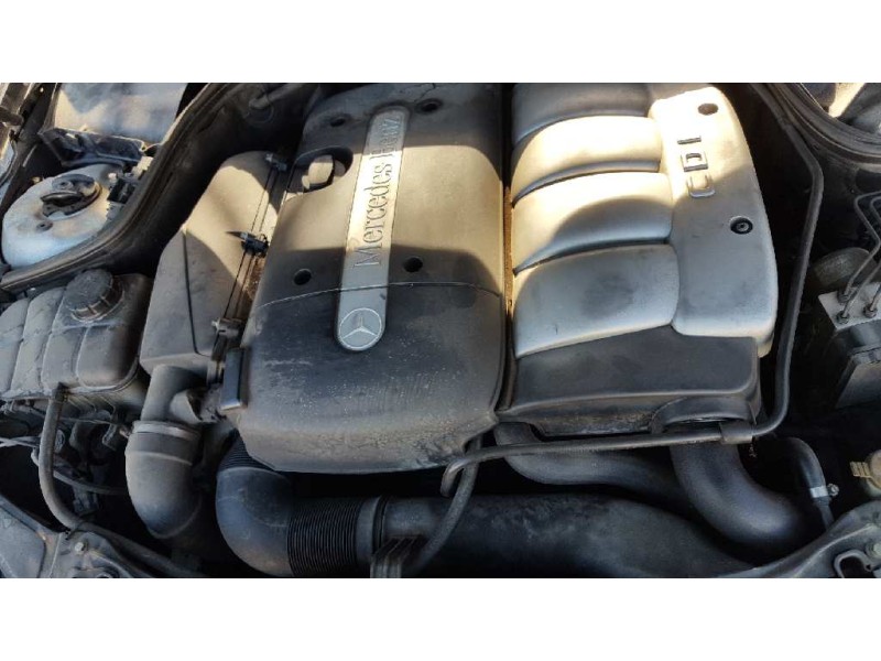 mercedes-benz clase c (w203) berlina del año 2001