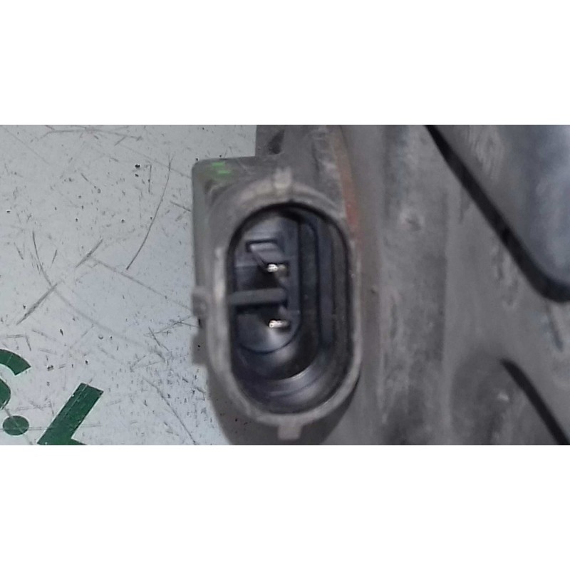 Recambio de faro antiniebla derecho para peugeot 407 st sport pack referencia OEM IAM 964194548003 42160748 2 PINES