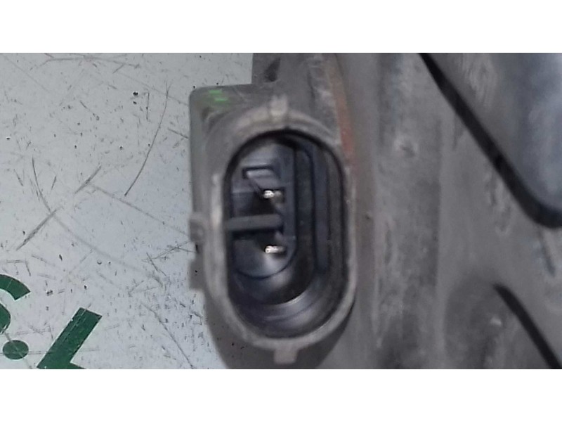 Recambio de faro antiniebla derecho para peugeot 407 st sport pack referencia OEM IAM 964194548003 42160748 2 PINES