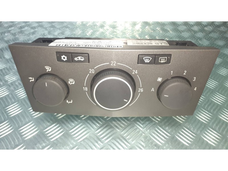 Recambio de mando calefaccion / aire acondicionado para opel astra h berlina cosmo referencia OEM IAM 13245116 ST3 GM