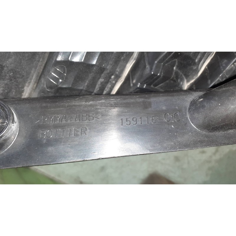 Recambio de piloto trasero derecho para renault scenic ii grand confort authentique referencia OEM IAM 8200127702 15911600 