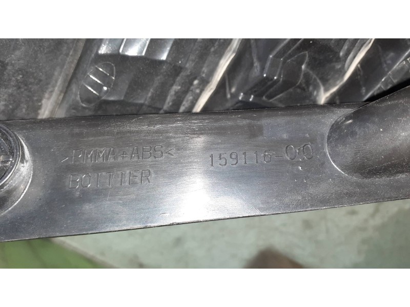 Recambio de piloto trasero derecho para renault scenic ii grand confort authentique referencia OEM IAM 8200127702 15911600 