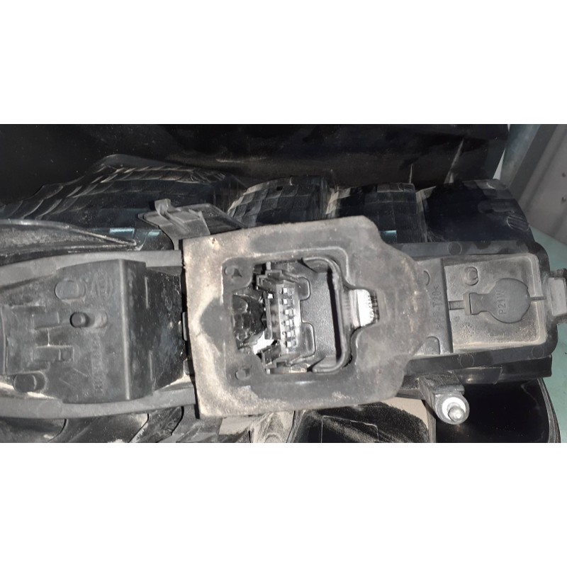 Recambio de piloto trasero derecho para renault scenic ii grand confort authentique referencia OEM IAM 8200127702 15911600 