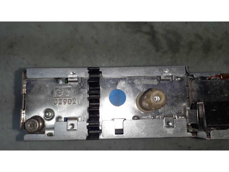 Recambio de sistema audio / radio cd para renault scenic ii grand confort authentique referencia OEM IAM 8200300859  