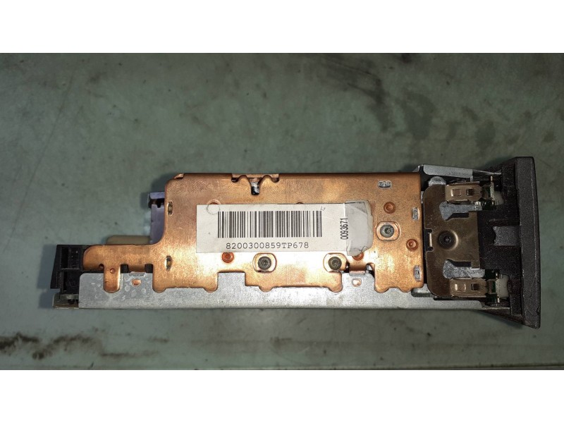 Recambio de sistema audio / radio cd para renault scenic ii grand confort authentique referencia OEM IAM 8200300859  