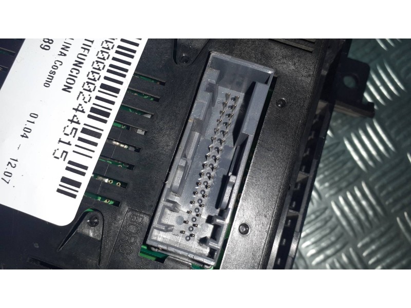 Recambio de pantalla multifuncion para opel astra h berlina cosmo referencia OEM IAM 13208089 565412796 281154326