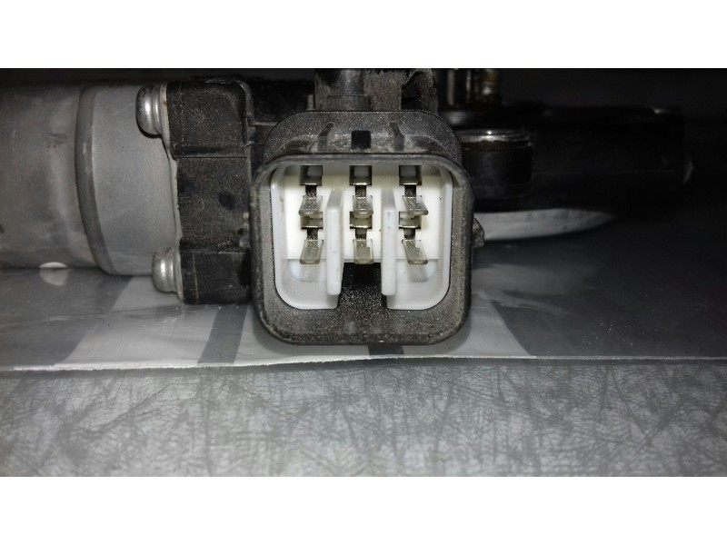 Recambio de motor elevalunas trasero derecho para peugeot 4007 business line referencia OEM IAM 5713A085  3 + 3 PINES