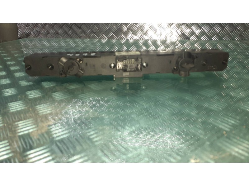 Recambio de warning para opel astra h berlina cosmo referencia OEM IAM 13100105 03758075 CONECTOR 16 PINES