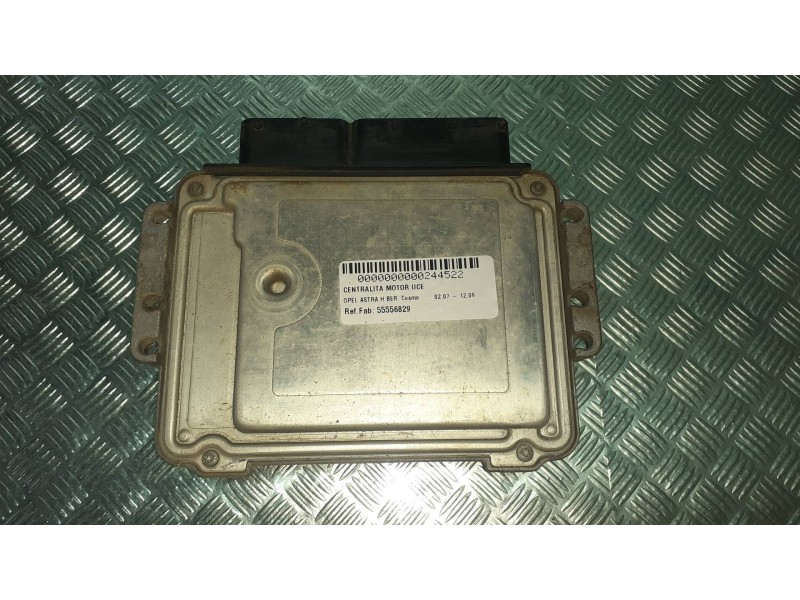 Recambio de centralita motor uce para opel astra h ber. cosmo referencia OEM IAM 55556829 0281011943 BOSCH