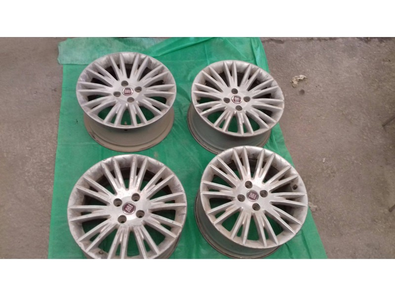 Recambio de juego llantas para fiat bravo (198) 1.9 active multijet referencia OEM IAM 735453764 7JX16H2 ET31